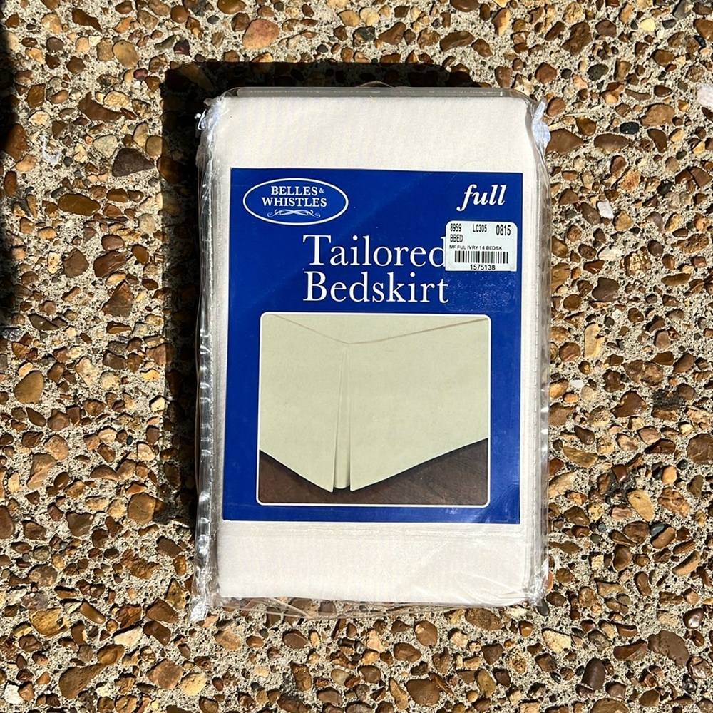 Belles & Whistles Tailored Bed Skirt Dust, Ivory tailored bed skirt, Full, New